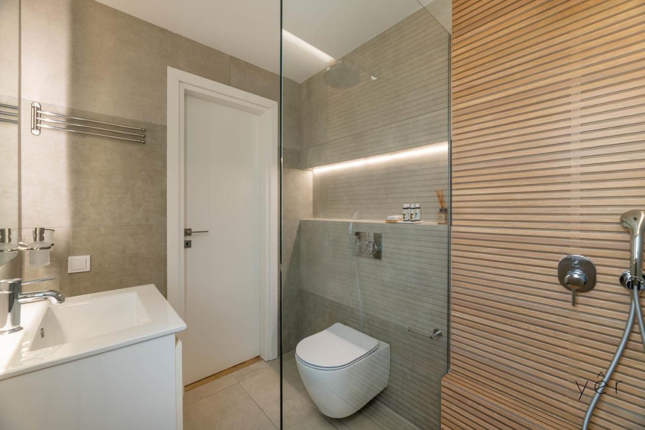 Terrace House For Festive Fun Athen